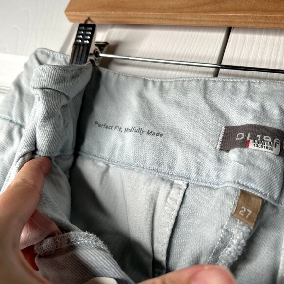 DL1961 Susie Paper Bag High Rise Light Wash Blue Denim Jeans Women's Size 27 - Picture 8 of 16